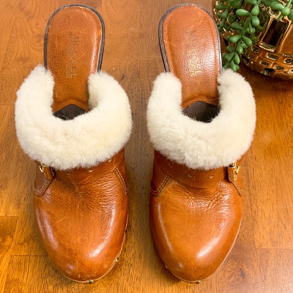 **SOLD** Michael Kors Fairbanks Heeled Mules - Picture 4 of 10
